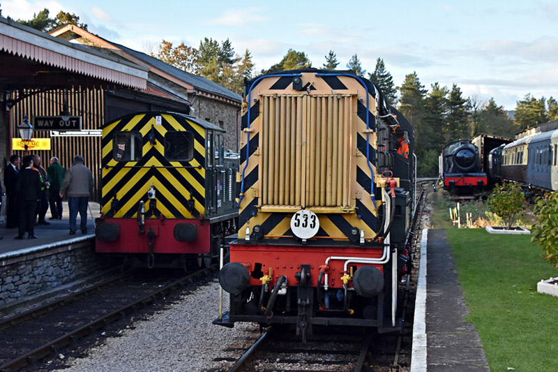 Rob-2246 + 3721 @ Buckfastleigh 06-11-2016