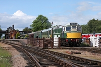 Class 27 D5401 doubleheads D7612 from Quorn